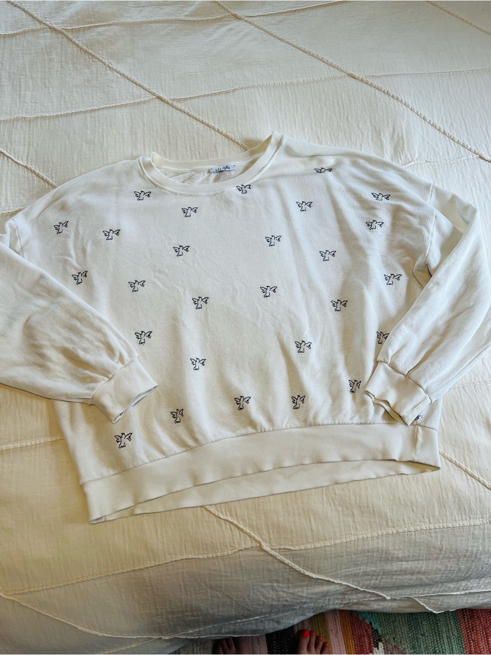 Anthropologie LEI White Crewneck Sweatshirt with Black Bird Print - Picture 4 of 8